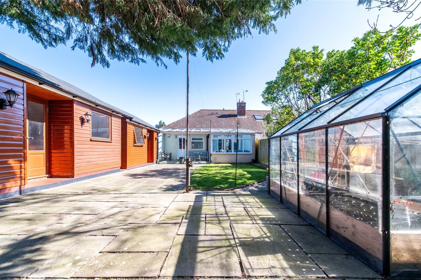 2 bedroom bungalow for sale in Weavering | Robinson Michael & Jackson