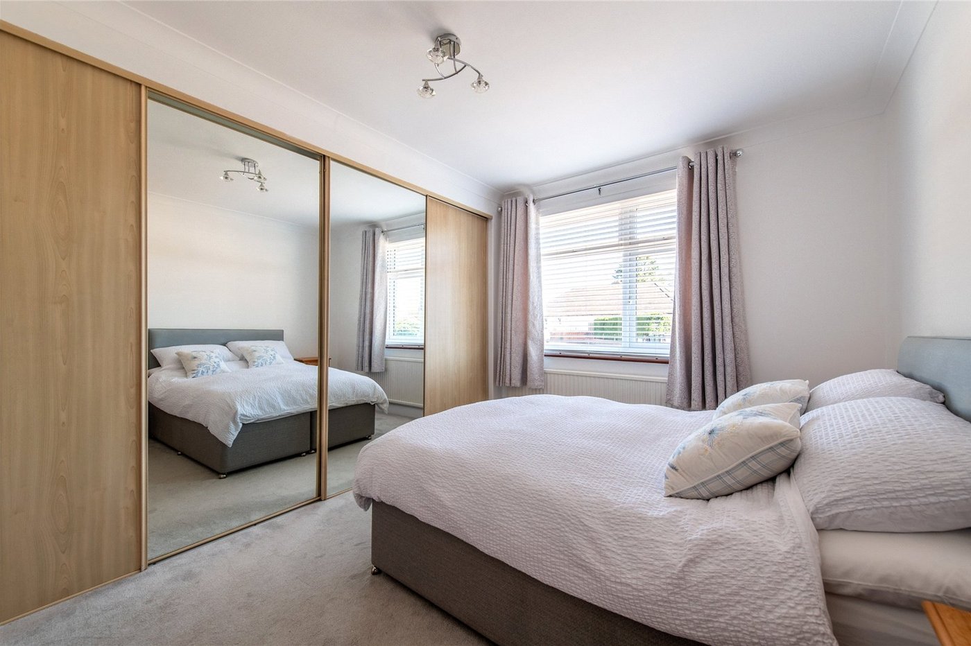 2 bedroom bungalow for sale in Weavering | Robinson Michael & Jackson