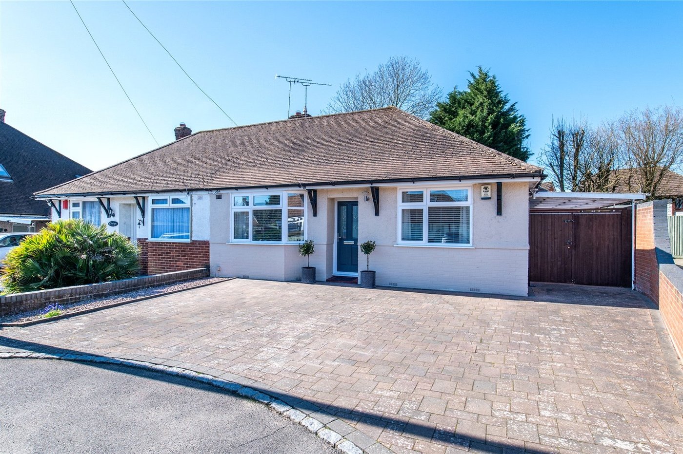 2 bedroom bungalow for sale in Weavering | Robinson Michael & Jackson