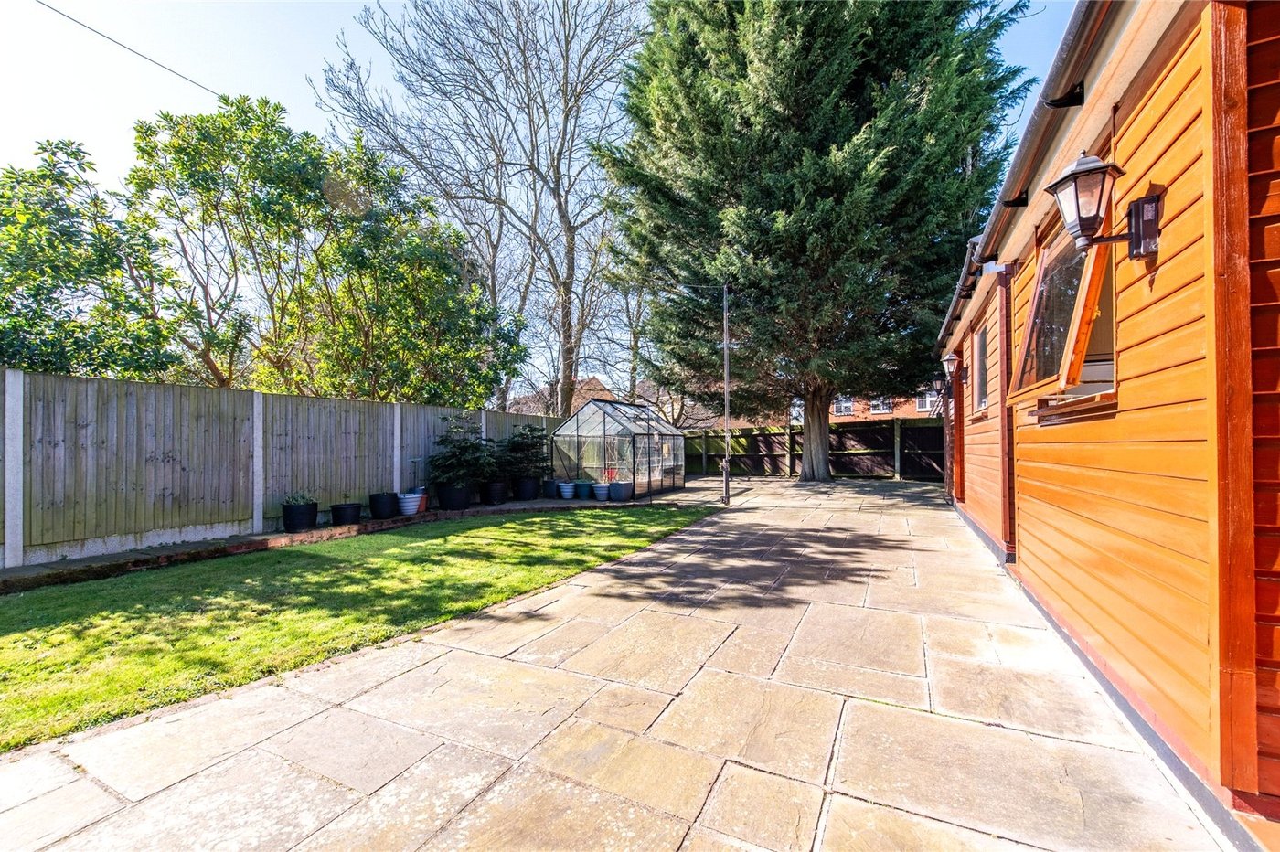 2 bedroom bungalow for sale in Weavering | Robinson Michael & Jackson