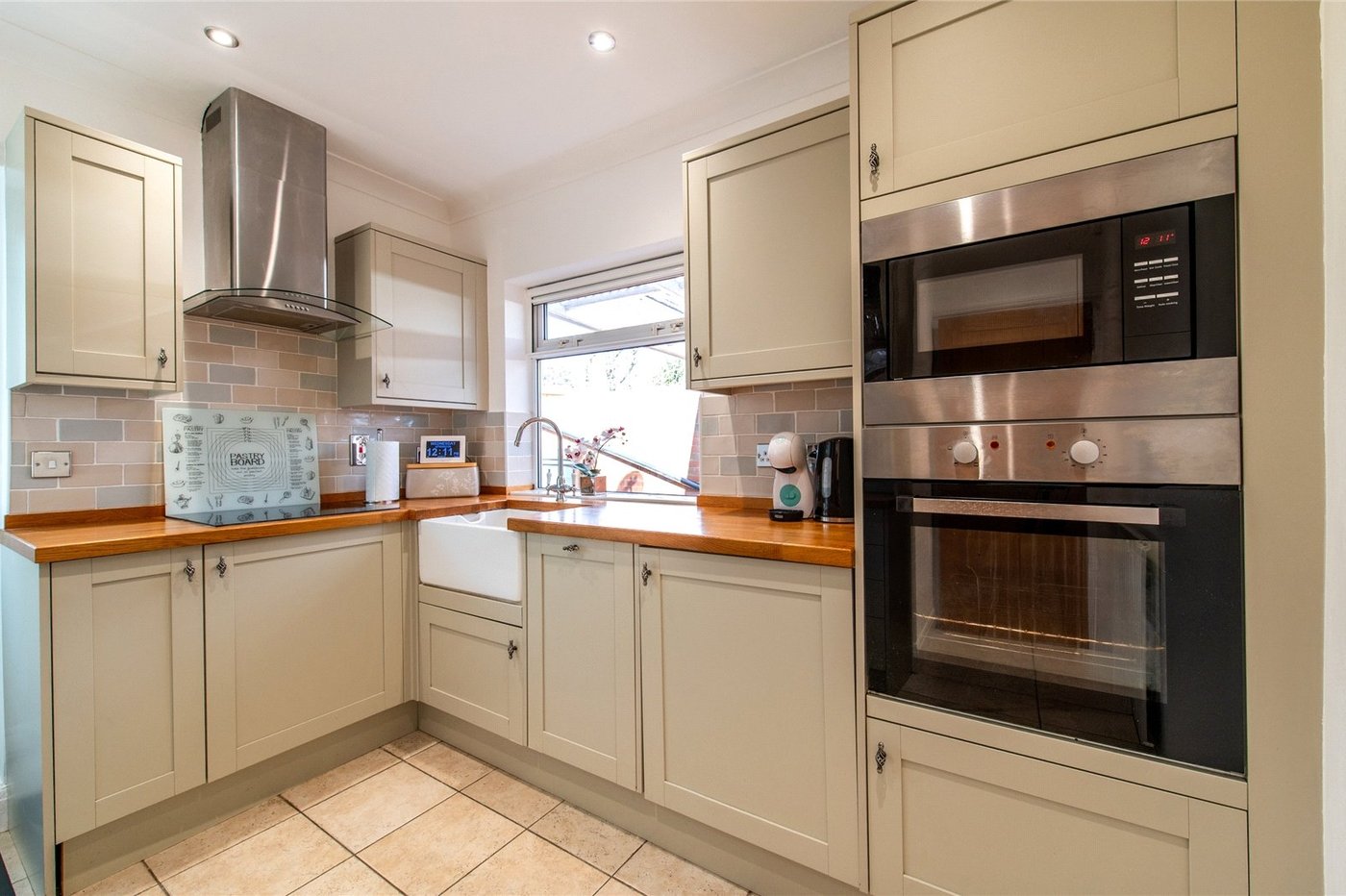 2 bedroom bungalow for sale in Weavering | Robinson Michael & Jackson