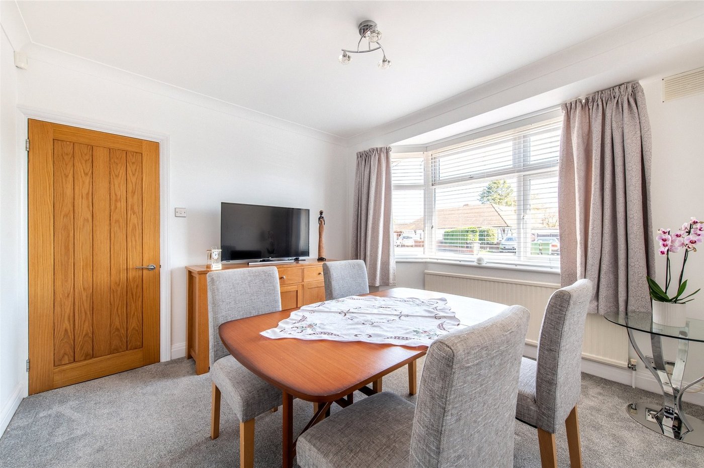 2 bedroom bungalow for sale in Weavering | Robinson Michael & Jackson