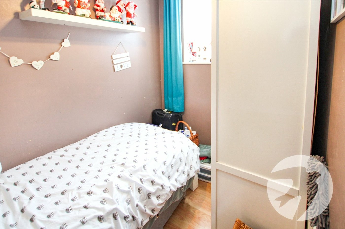 2 bedroom property for sale in London | Robinson Jackson