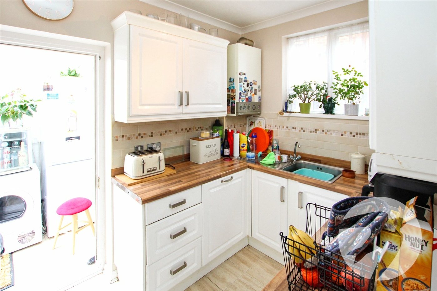 2 bedroom property for sale in London | Robinson Jackson