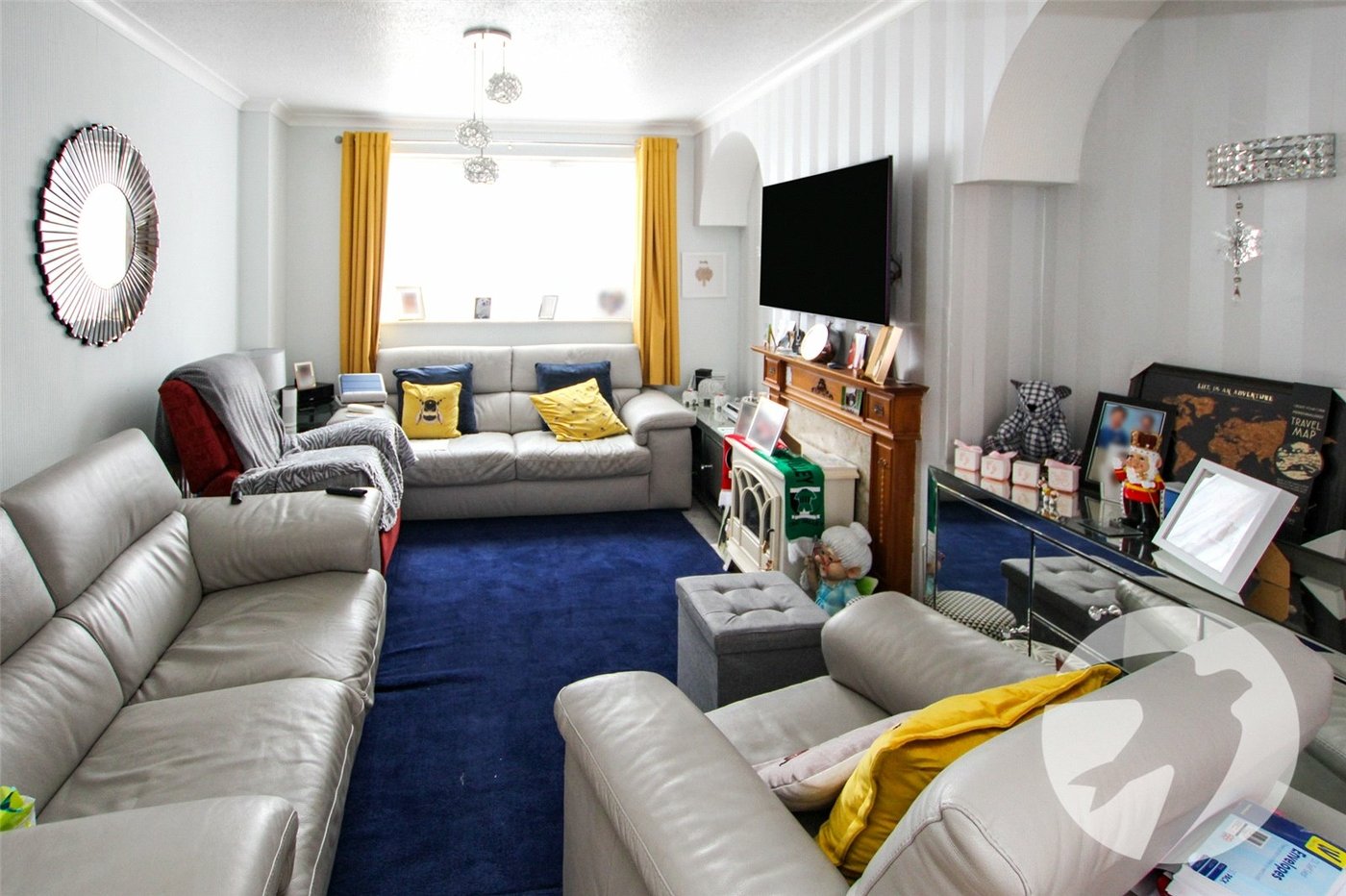 2 bedroom property for sale in London | Robinson Jackson