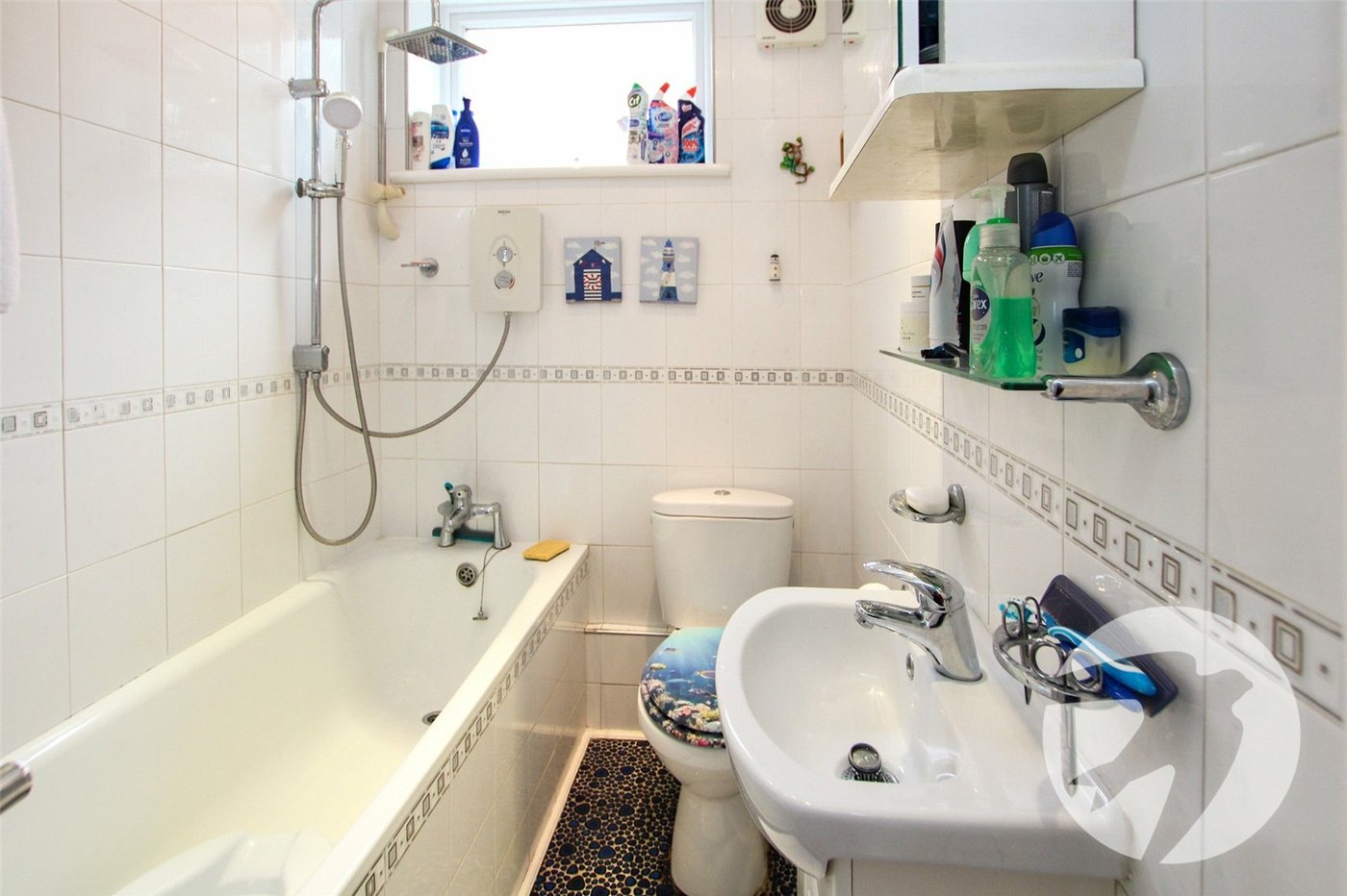 2 bedroom property for sale in London | Robinson Jackson