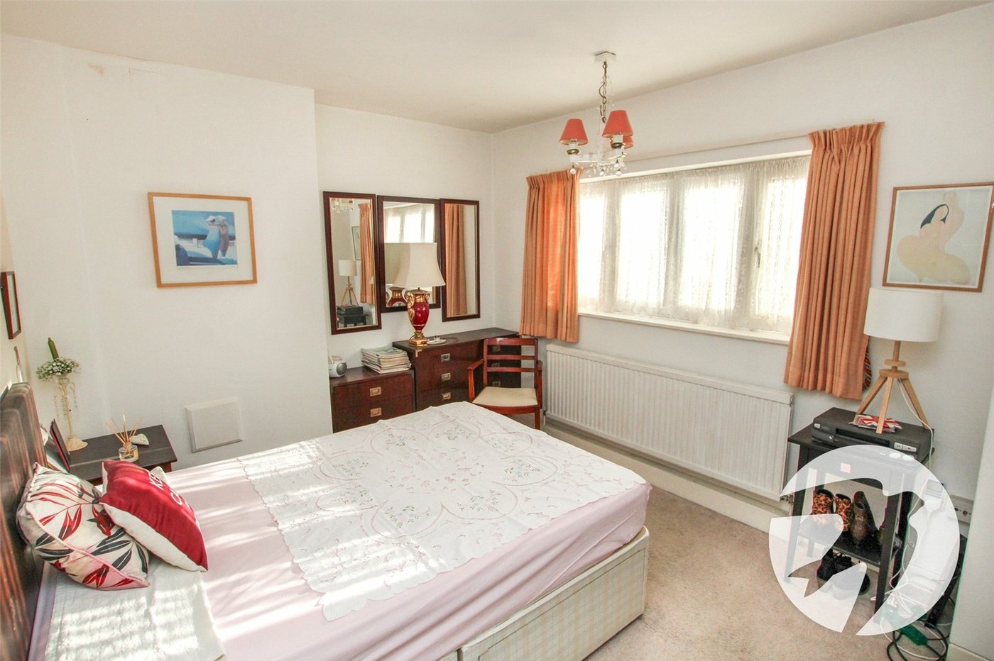 3 bedroom house for sale in London | Robinson Jackson