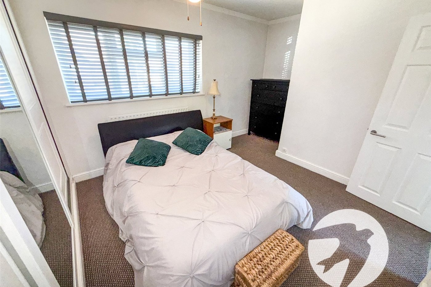 3 bedroom house for sale in London | Robinson Jackson