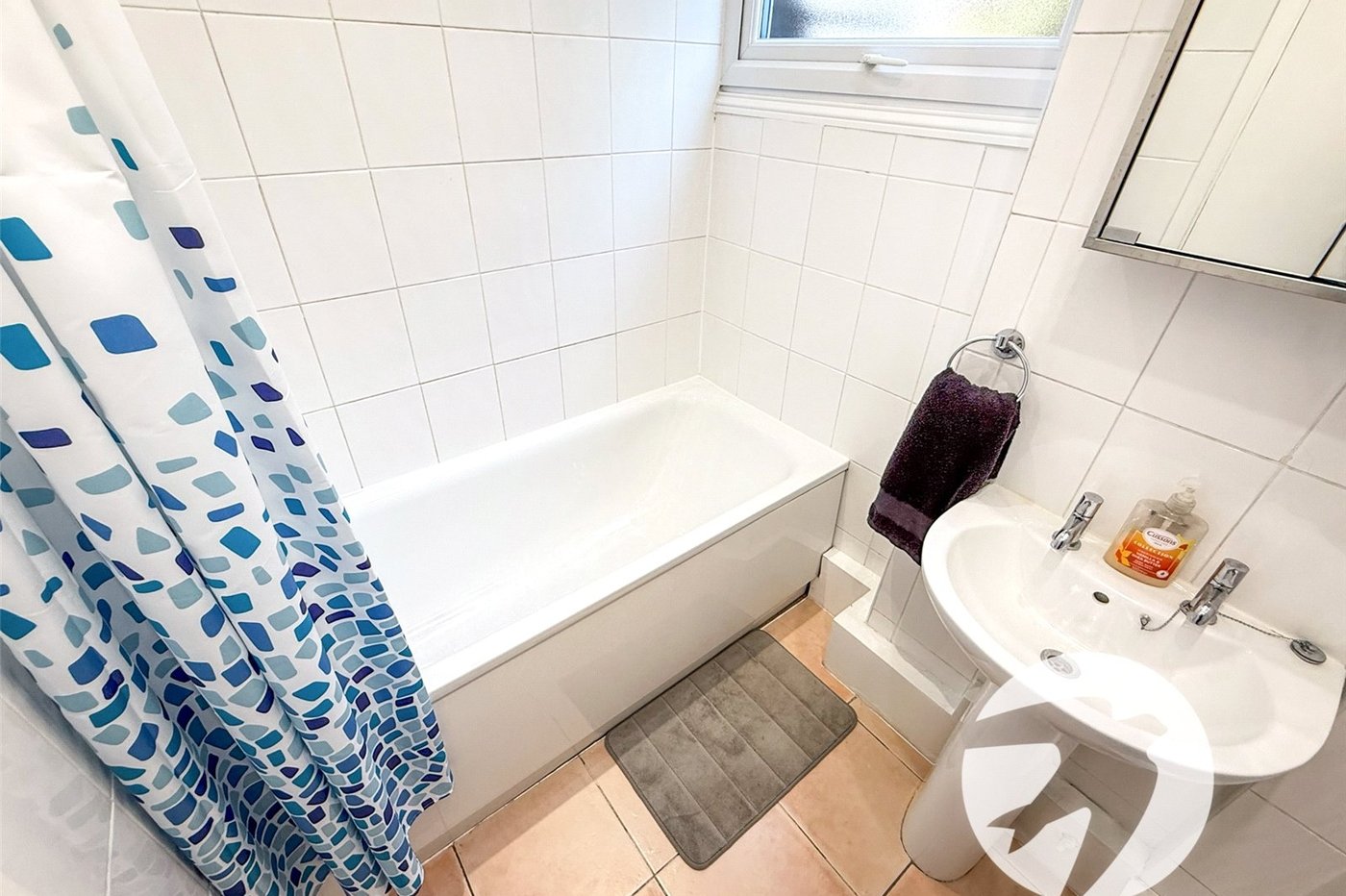 3 bedroom house for sale in London | Robinson Jackson