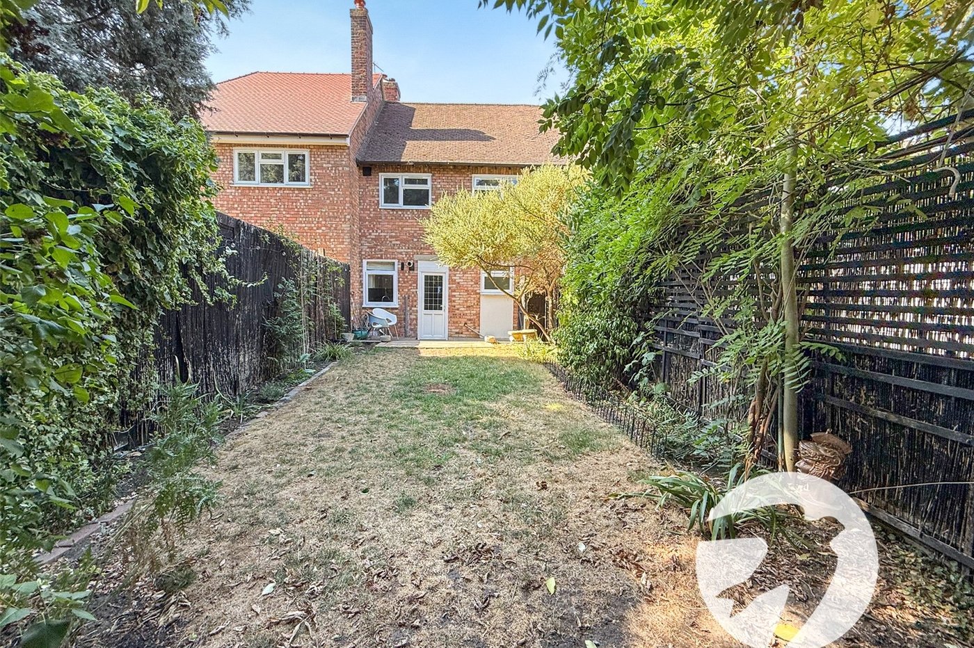 3 bedroom house for sale in London | Robinson Jackson