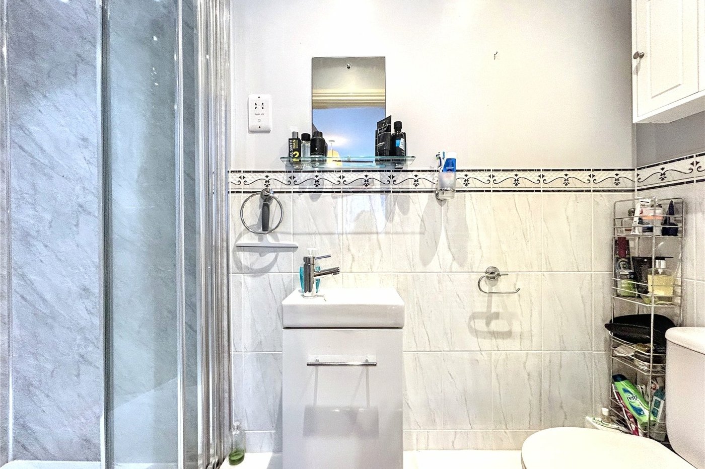 2 bedroom property for sale in Gillingham | Robinson Michael & Jackson