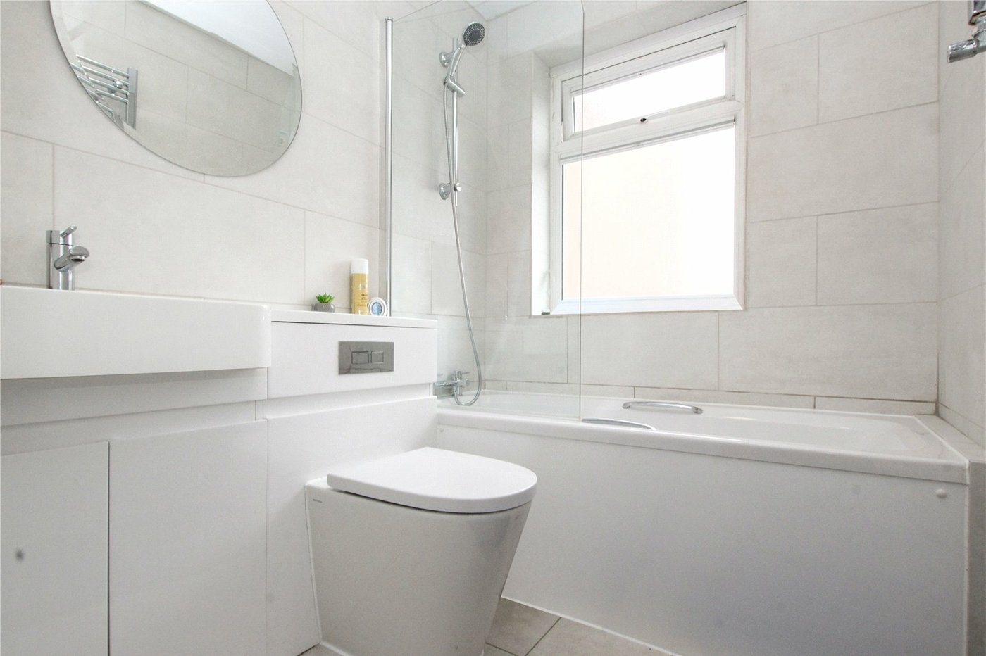 2 bedroom property for sale in London | Robinson Jackson