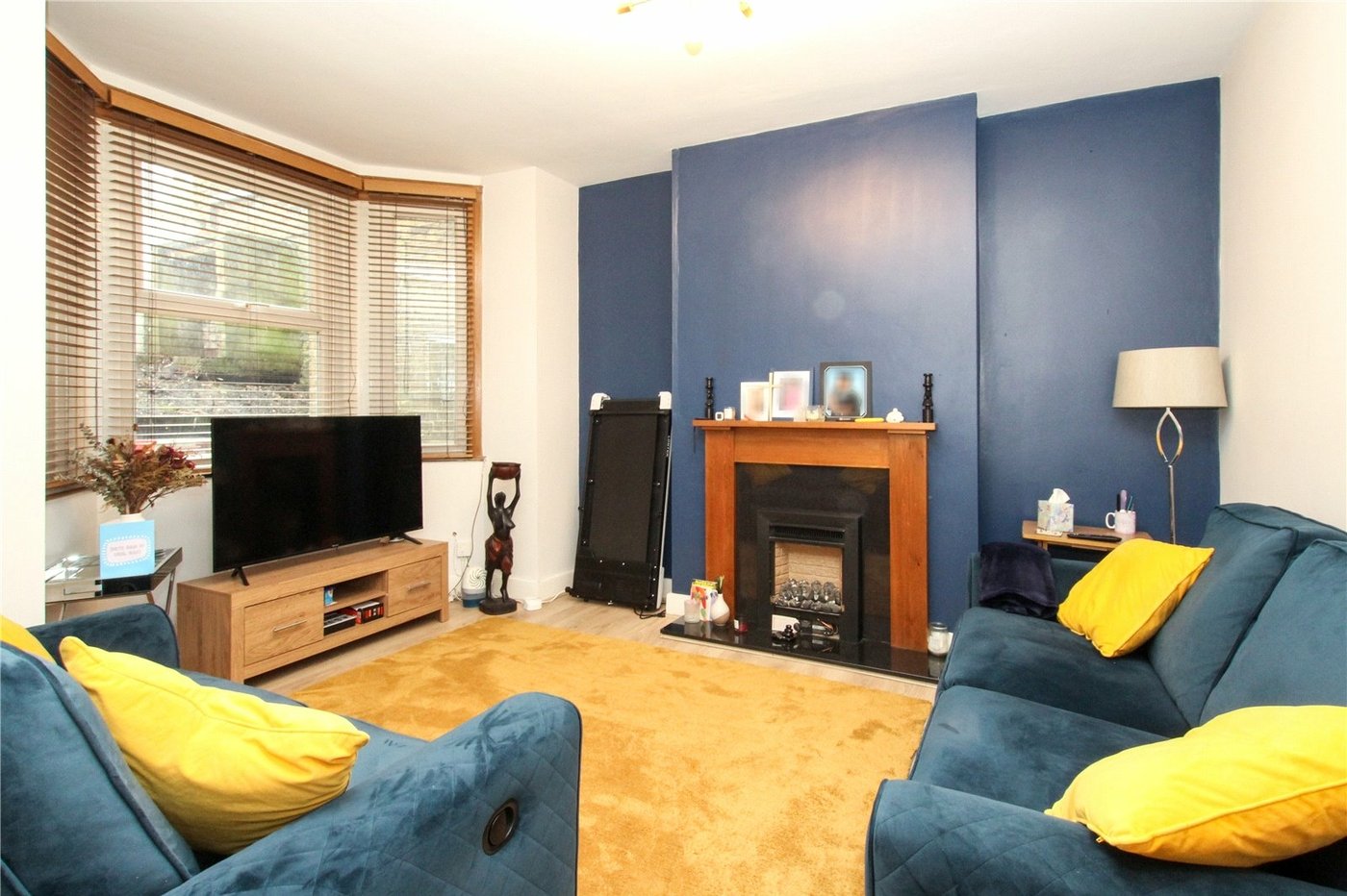 2 bedroom property for sale in London | Robinson Jackson