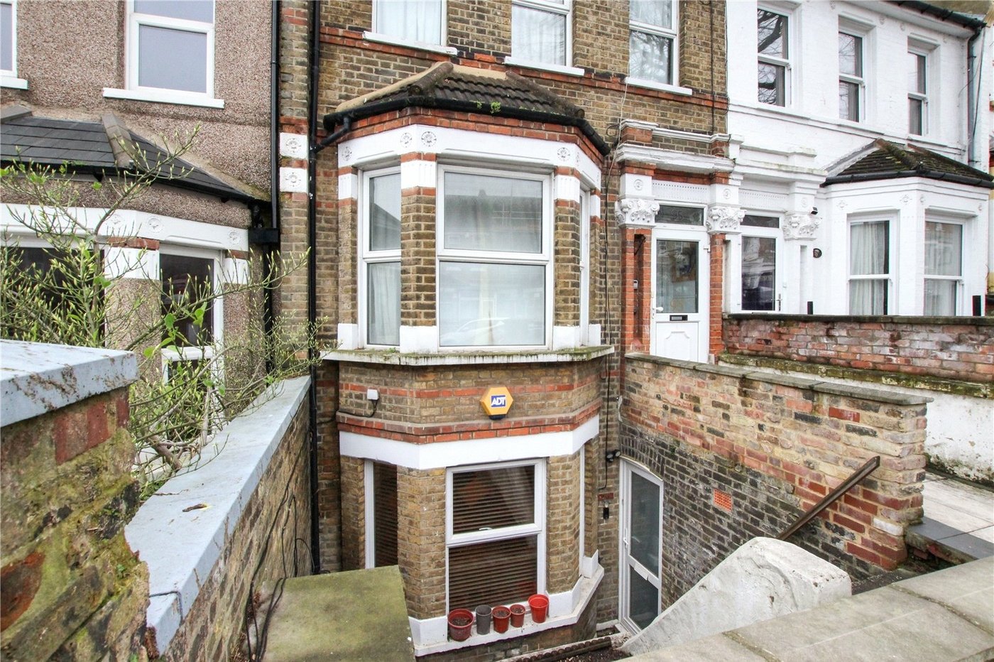 2 bedroom property for sale in London | Robinson Jackson