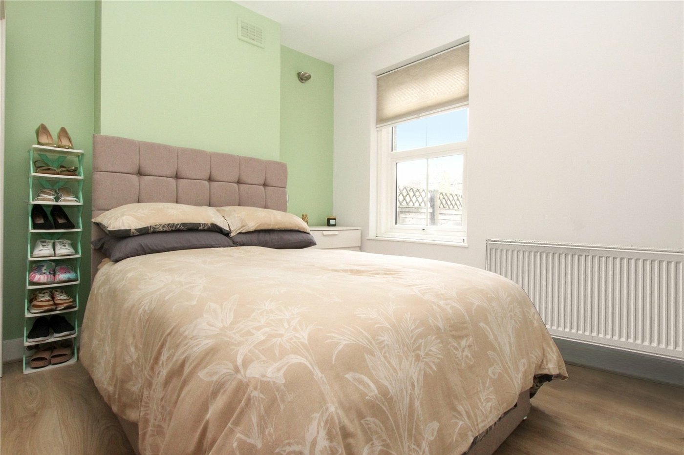 2 bedroom property for sale in London | Robinson Jackson