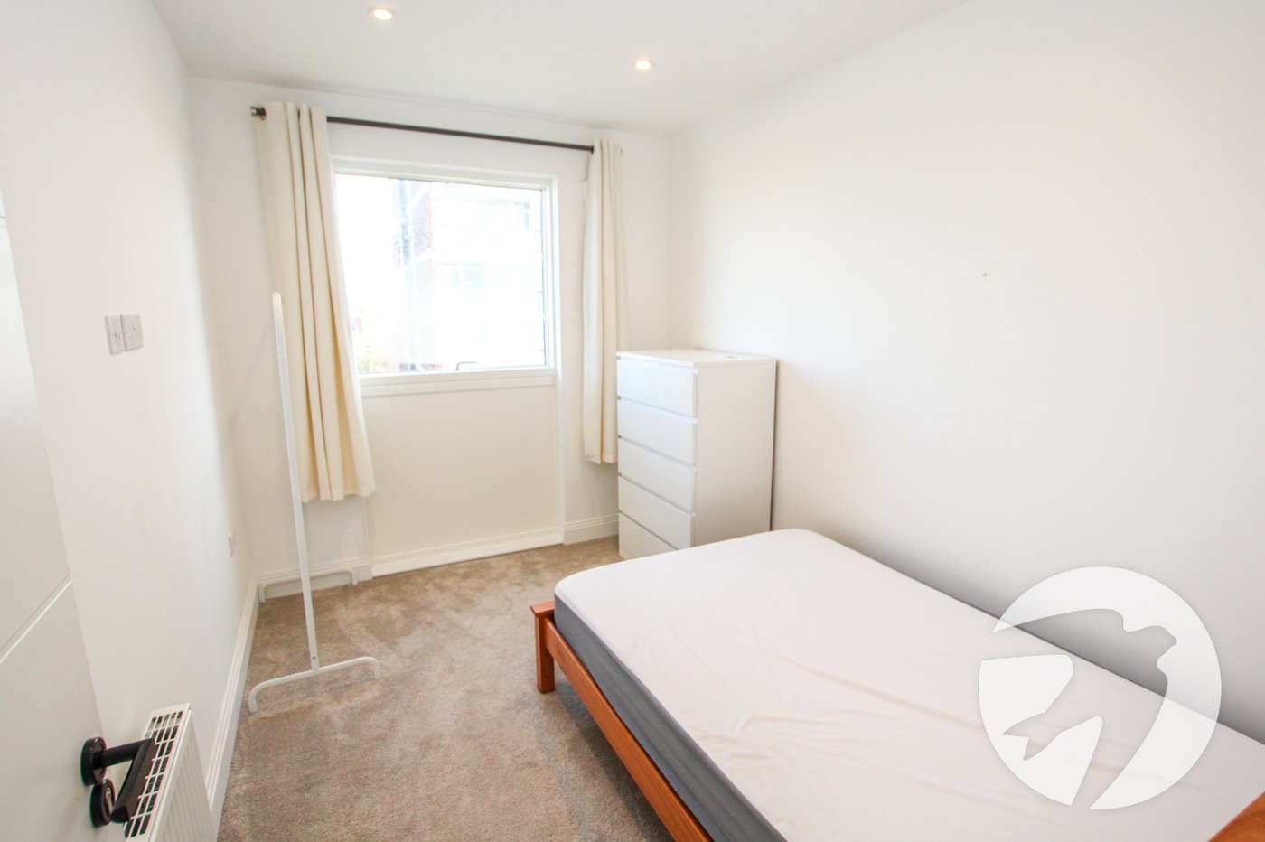 2 bedroom property for sale in London | Robinson Jackson
