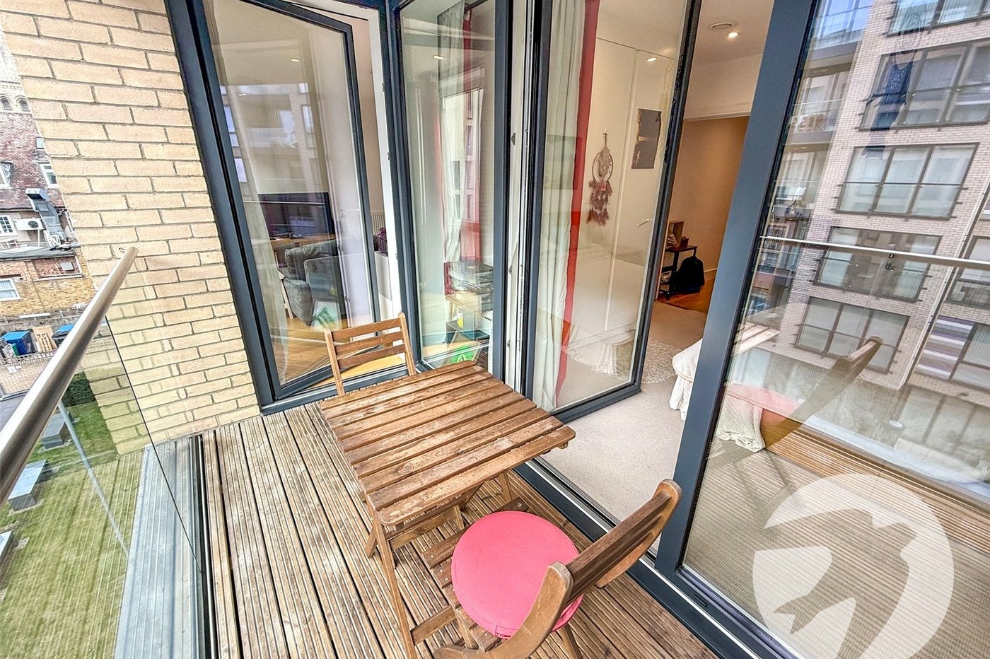 1 bedroom property for sale in London | Robinson Jackson