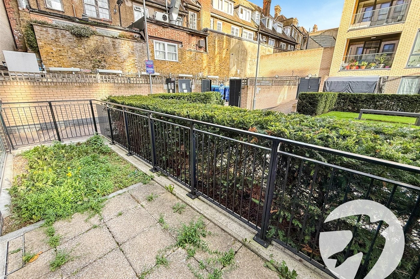 1 bedroom property for sale in London | Robinson Jackson