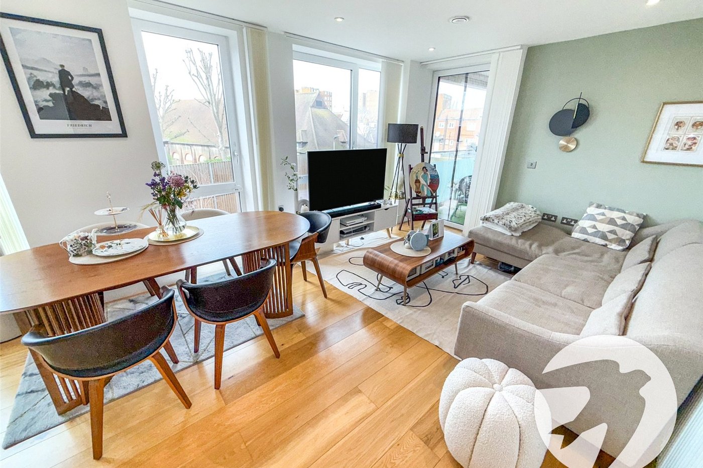 2 bedroom property for sale in London | Robinson Jackson