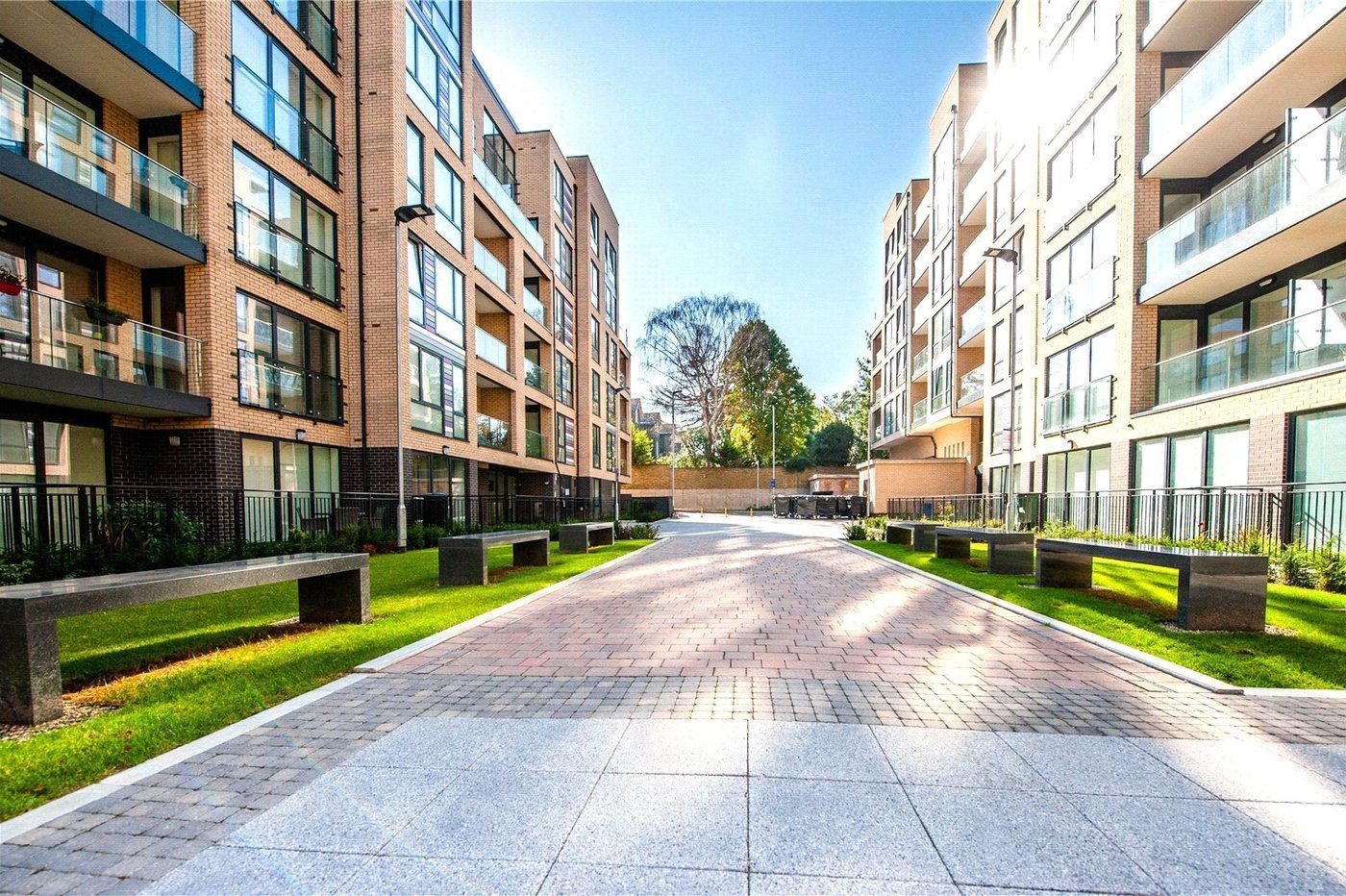 2 bedroom property for sale in London | Robinson Jackson