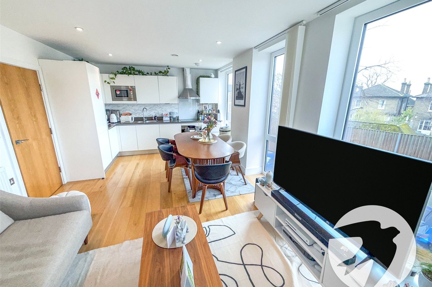 2 bedroom property for sale in London | Robinson Jackson