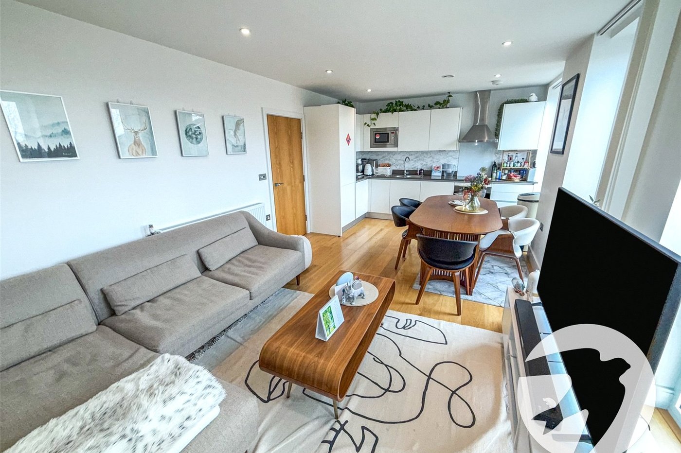 2 bedroom property for sale in London | Robinson Jackson