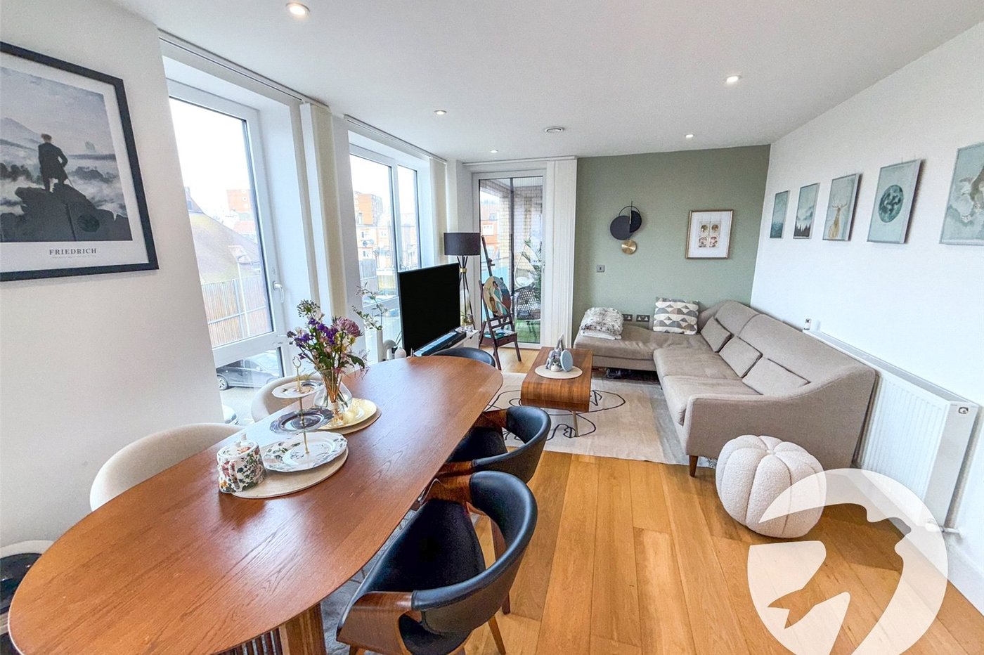 2 bedroom property for sale in London | Robinson Jackson