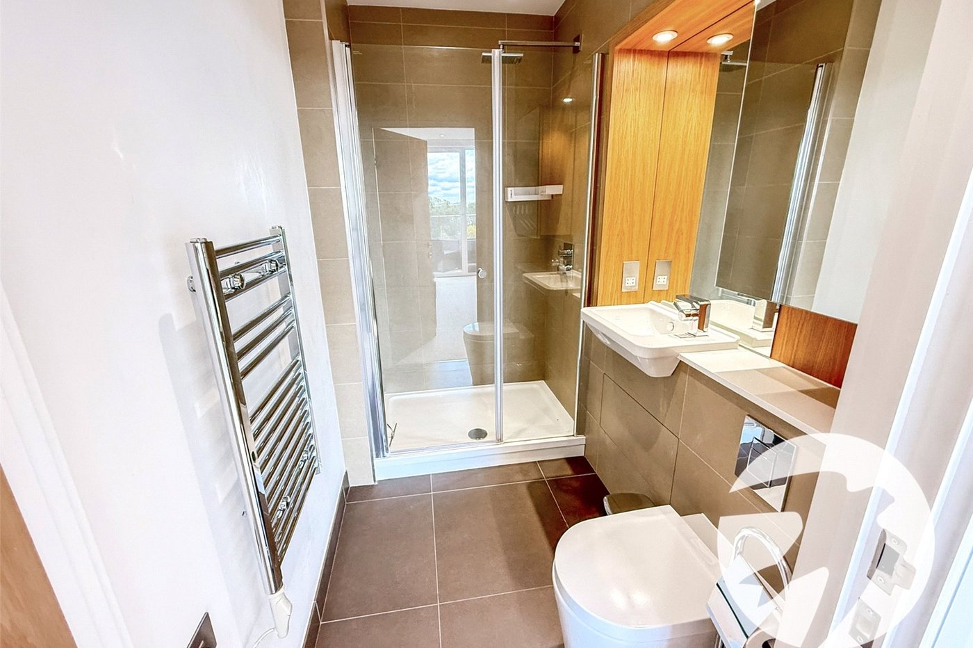 2 bedroom property for sale in London | Robinson Jackson