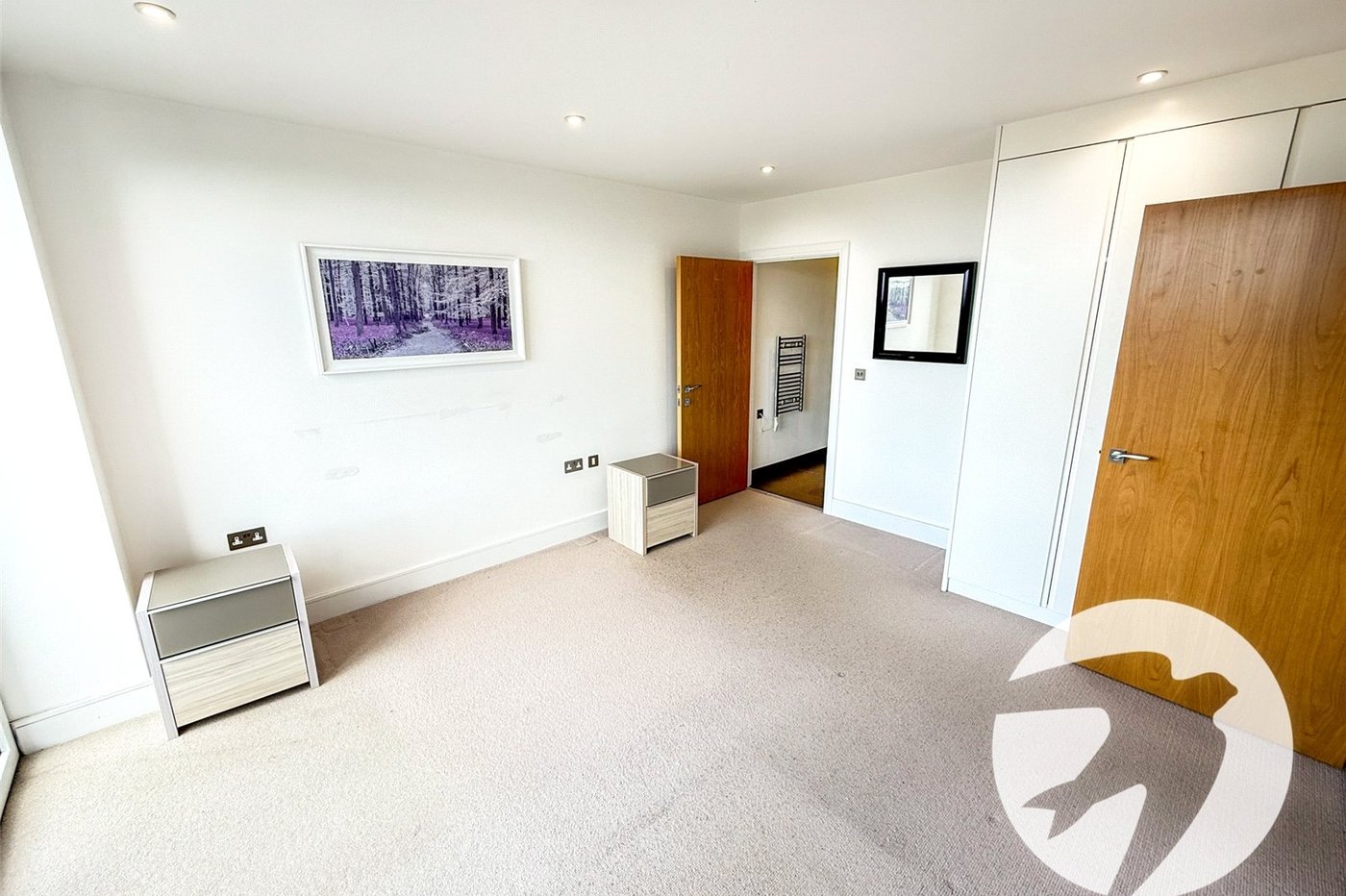 2 bedroom property for sale in London | Robinson Jackson