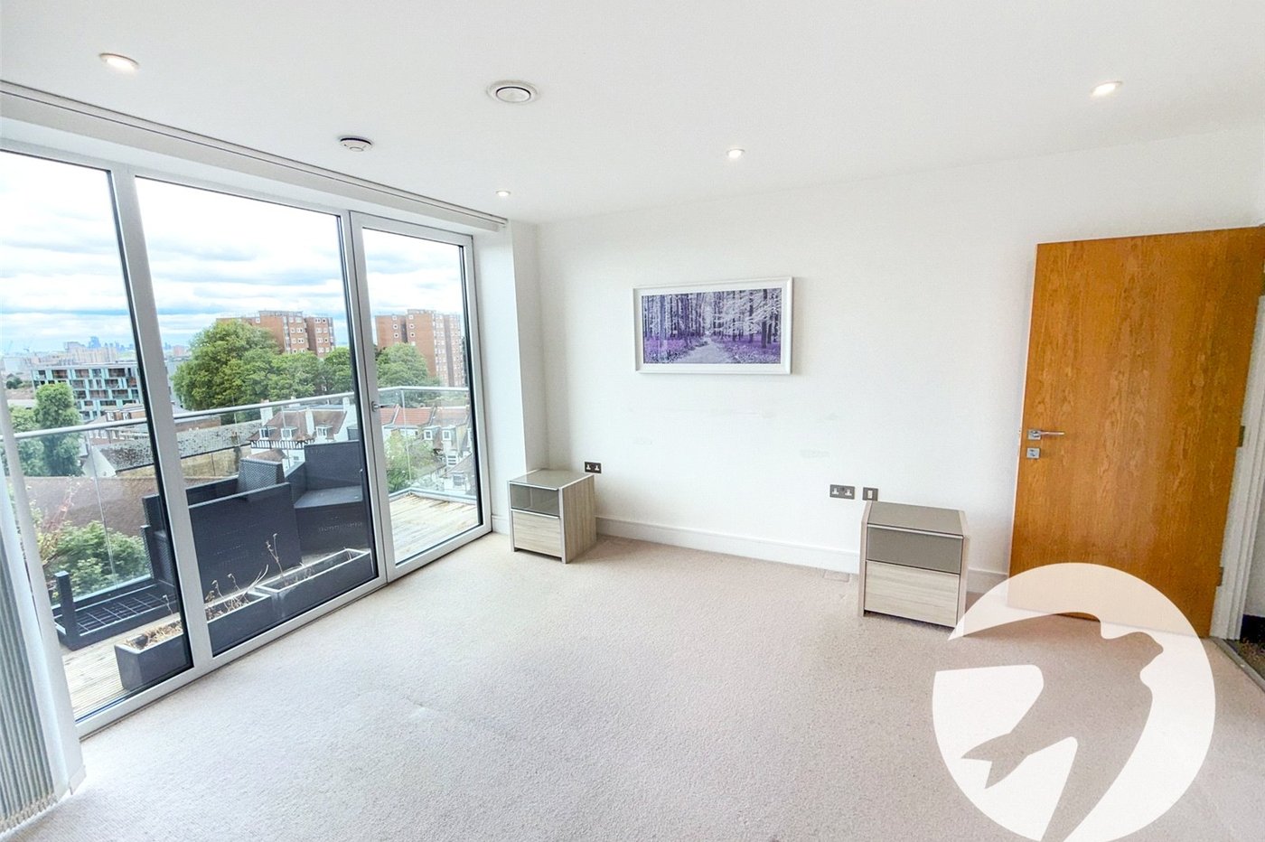 2 bedroom property for sale in London | Robinson Jackson