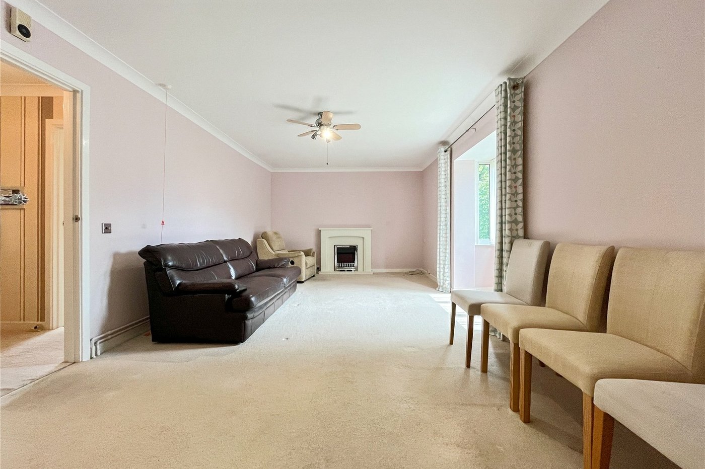 1 bedroom property for sale in Rainham | Robinson Michael & Jackson