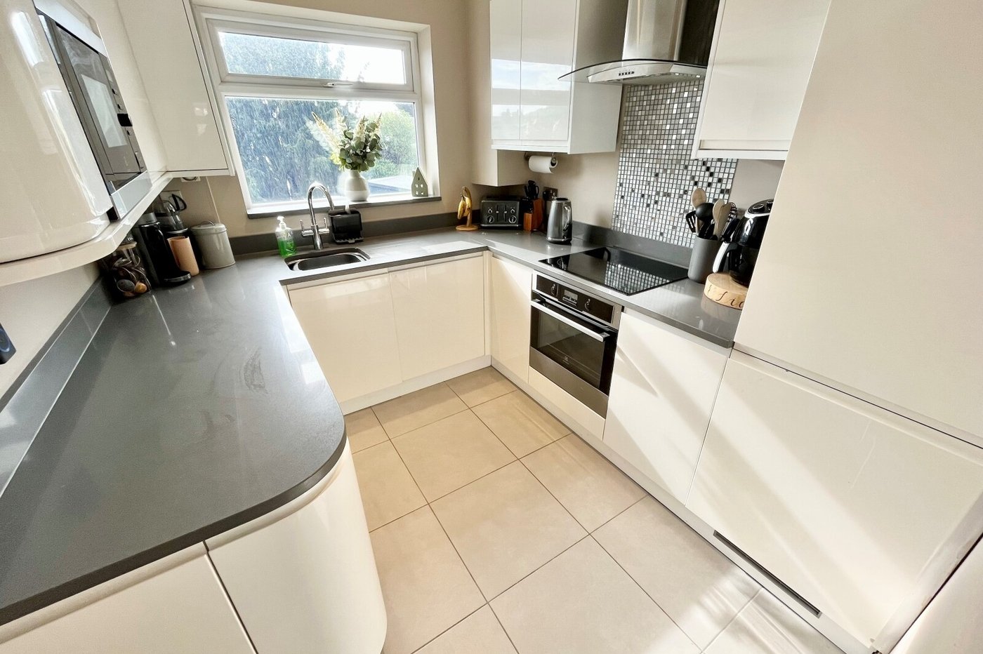 2 bedroom property for sale in Blackfen | Robinson Jackson