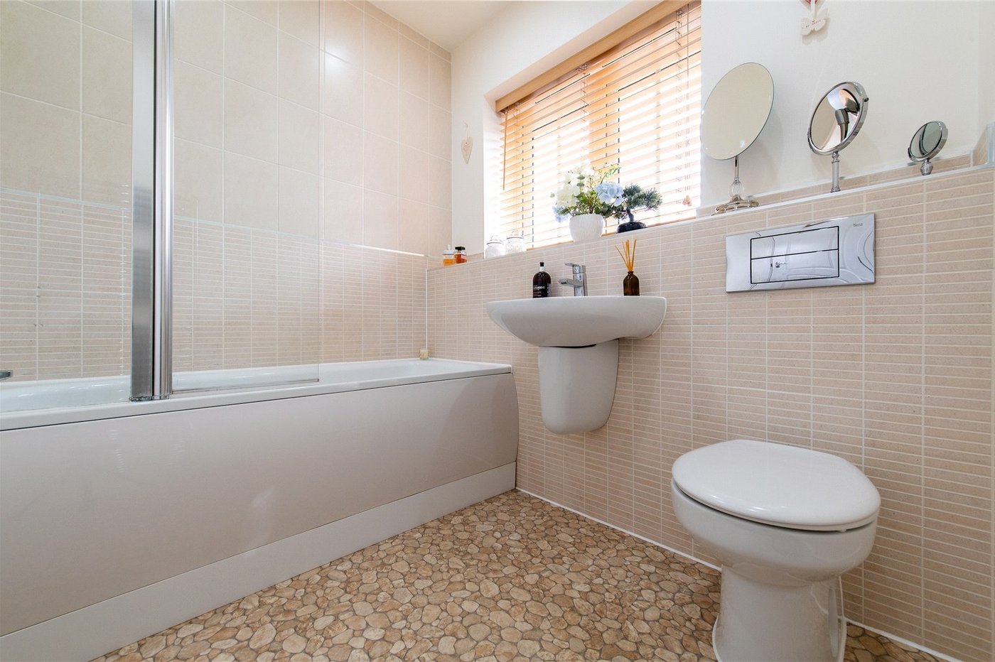 3 bedroom house for sale in Oakwood Park | Robinson Michael & Jackson