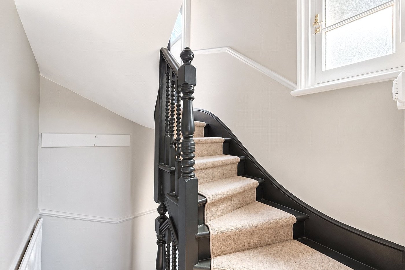 2 bedroom property for sale in London | Robinson Jackson