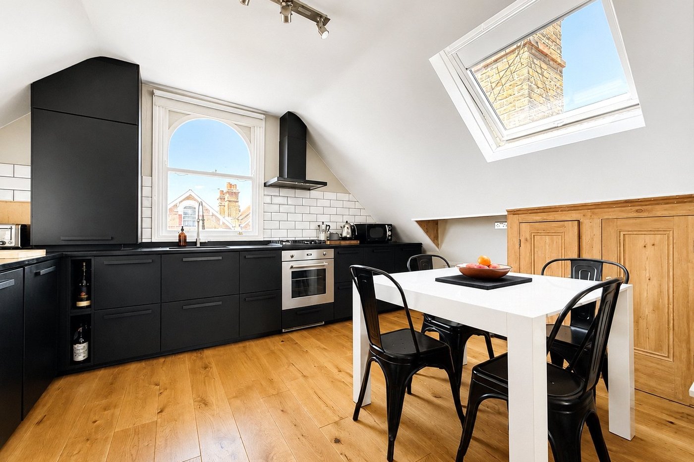2 bedroom property for sale in London | Robinson Jackson