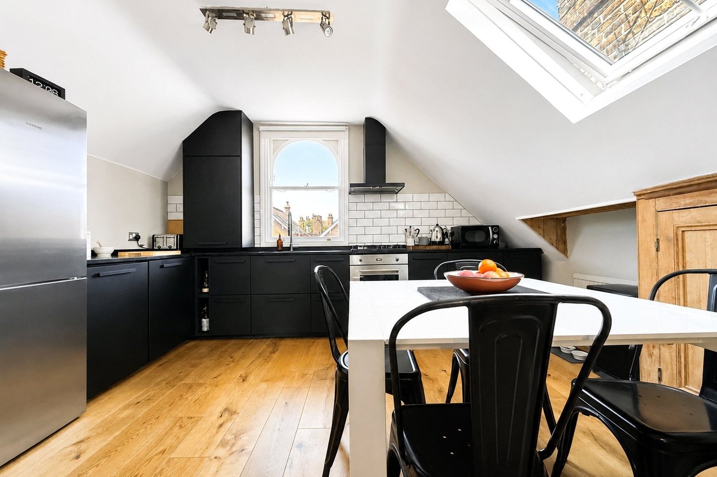 2 bedroom property for sale in London | Robinson Jackson