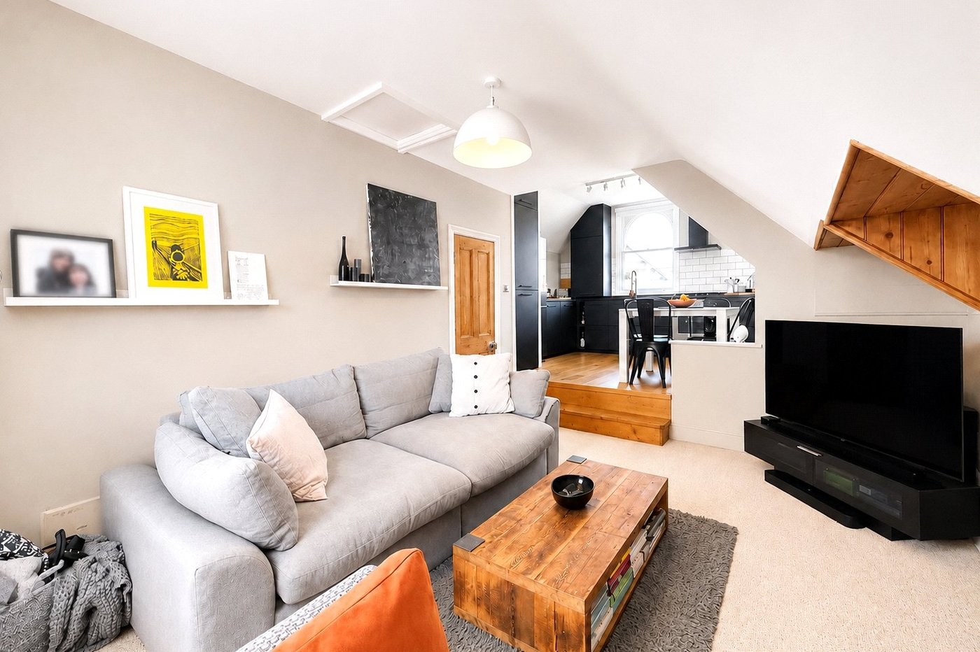 2 bedroom property for sale in London | Robinson Jackson