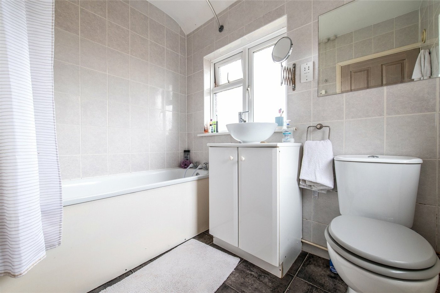 3 bedroom house to rent in Northfleet | Robinson Michael & Jackson