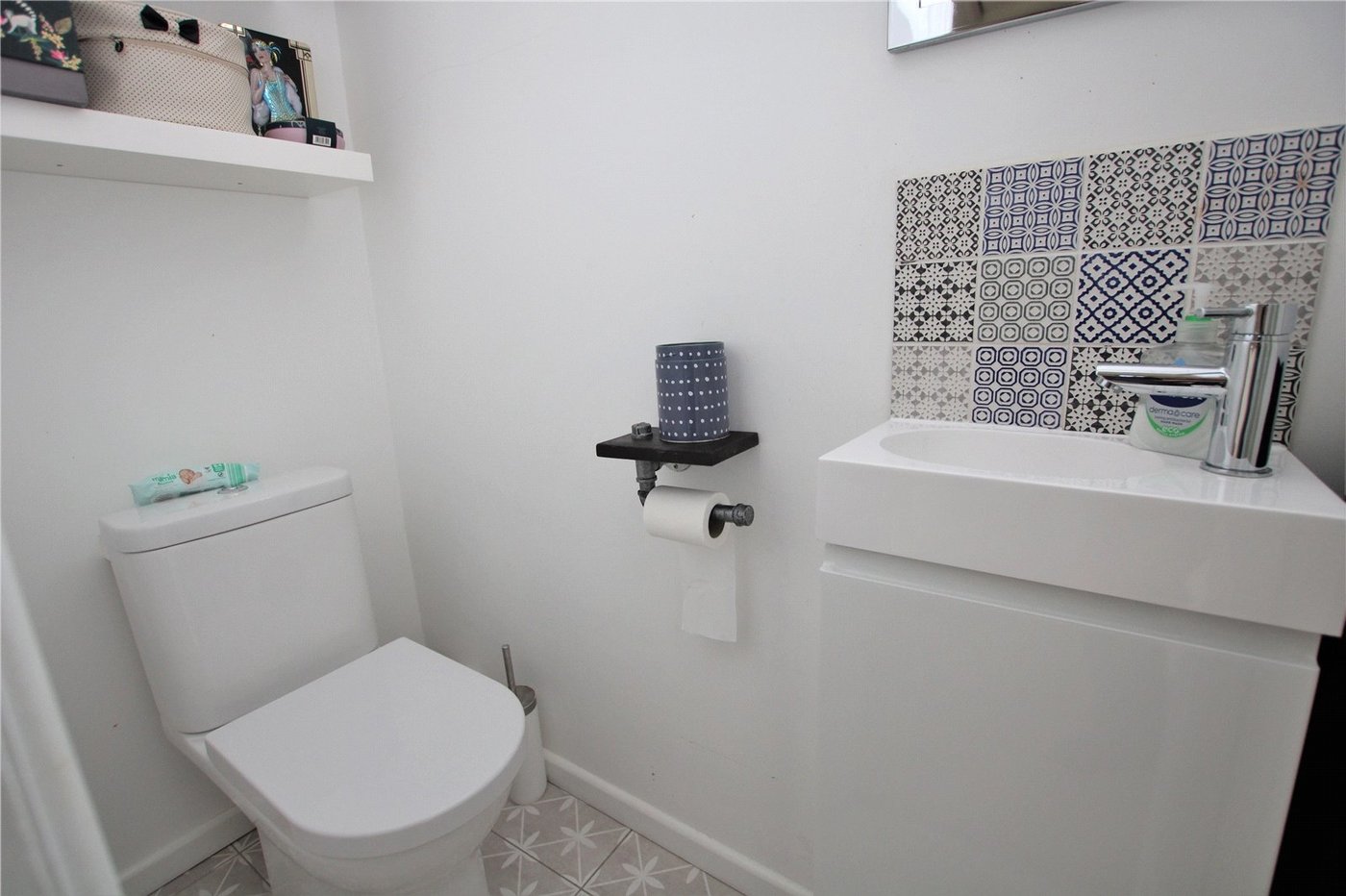 3 bedroom house for sale in London | Robinson Jackson