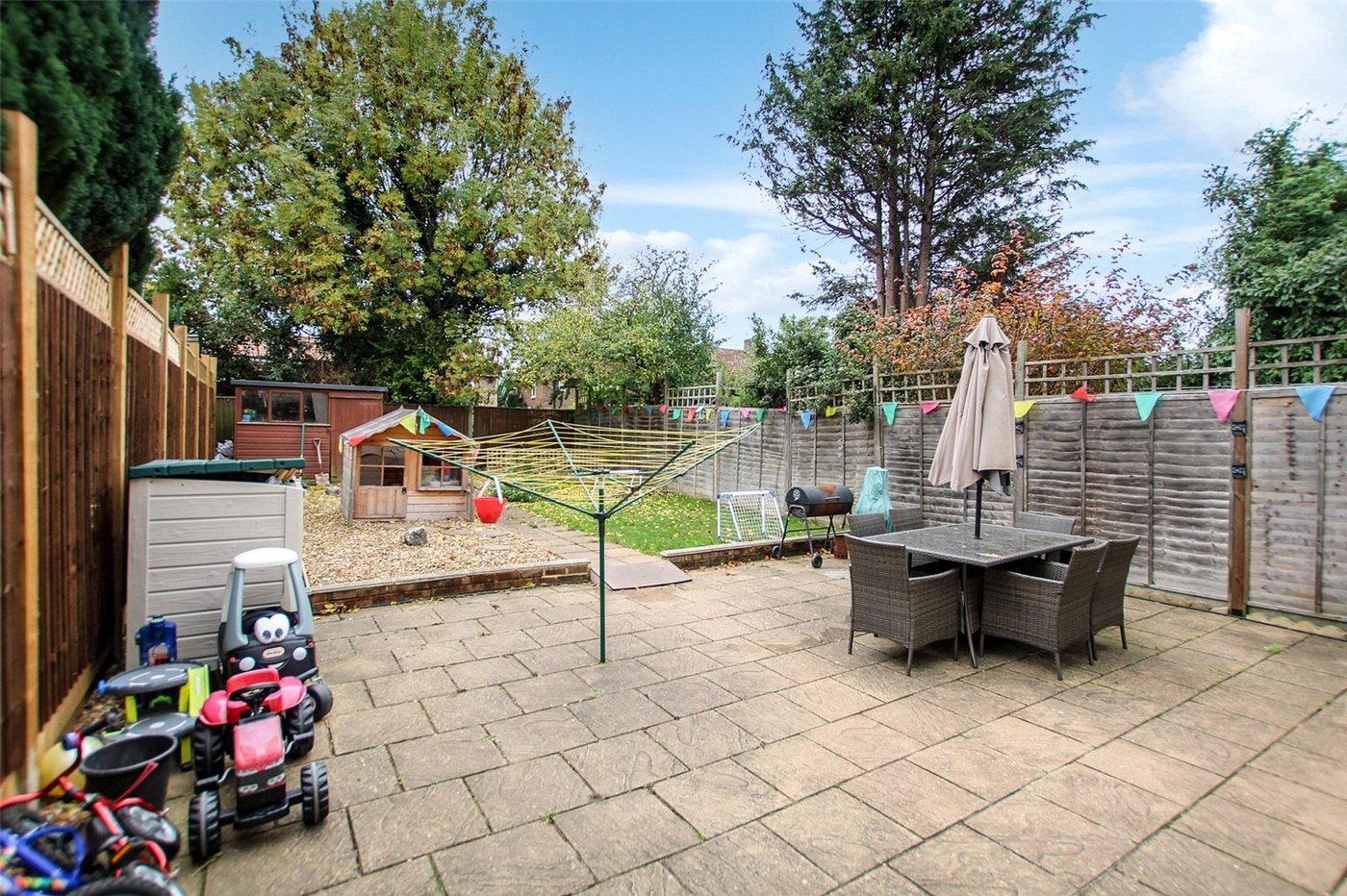 3 bedroom house for sale in London | Robinson Jackson