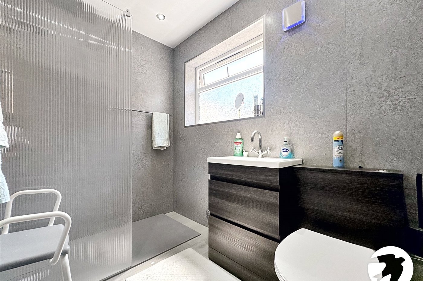 2 bedroom bungalow for sale in Sittingbourne | Robinson Michael & Jackson