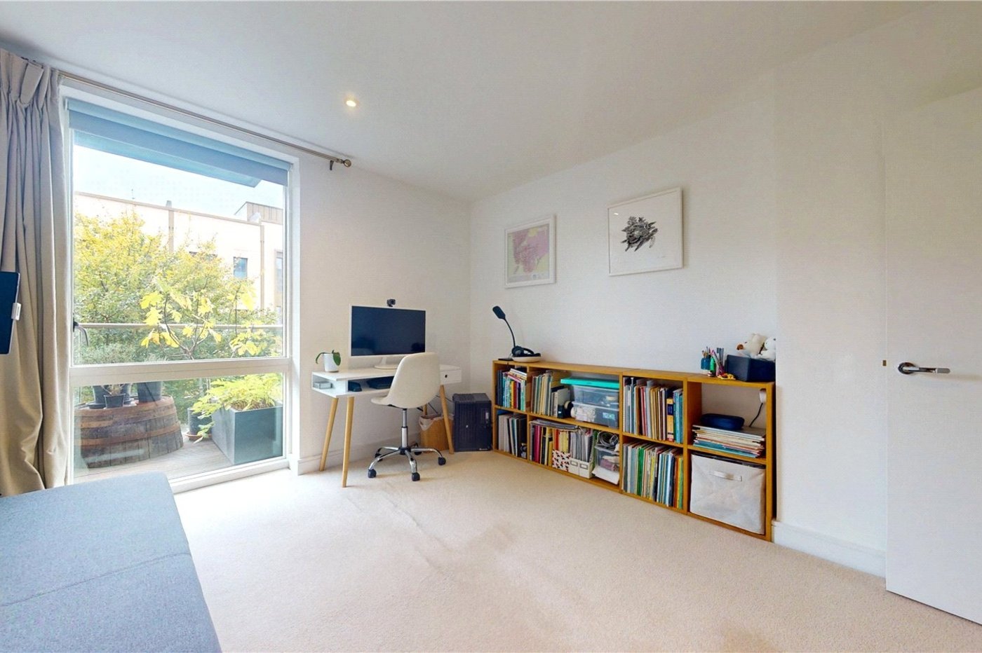 2 bedroom property for sale in Kidbrooke | Robinson Jackson