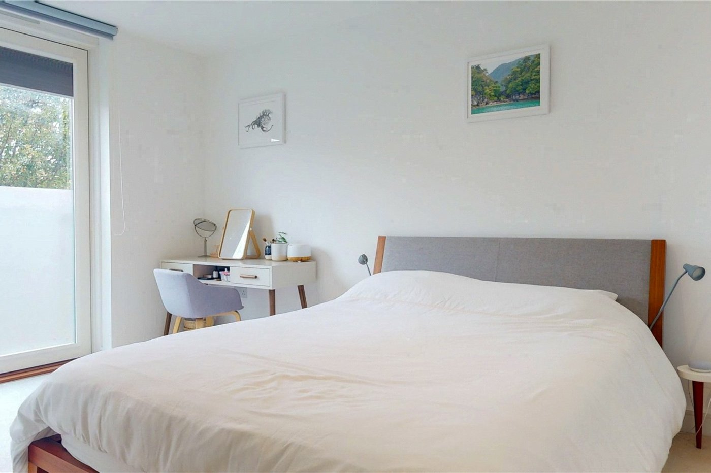 2 bedroom property for sale in London | Robinson Jackson