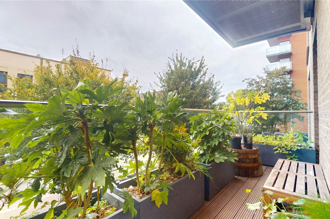 2 bedroom property for sale in London | Robinson Jackson