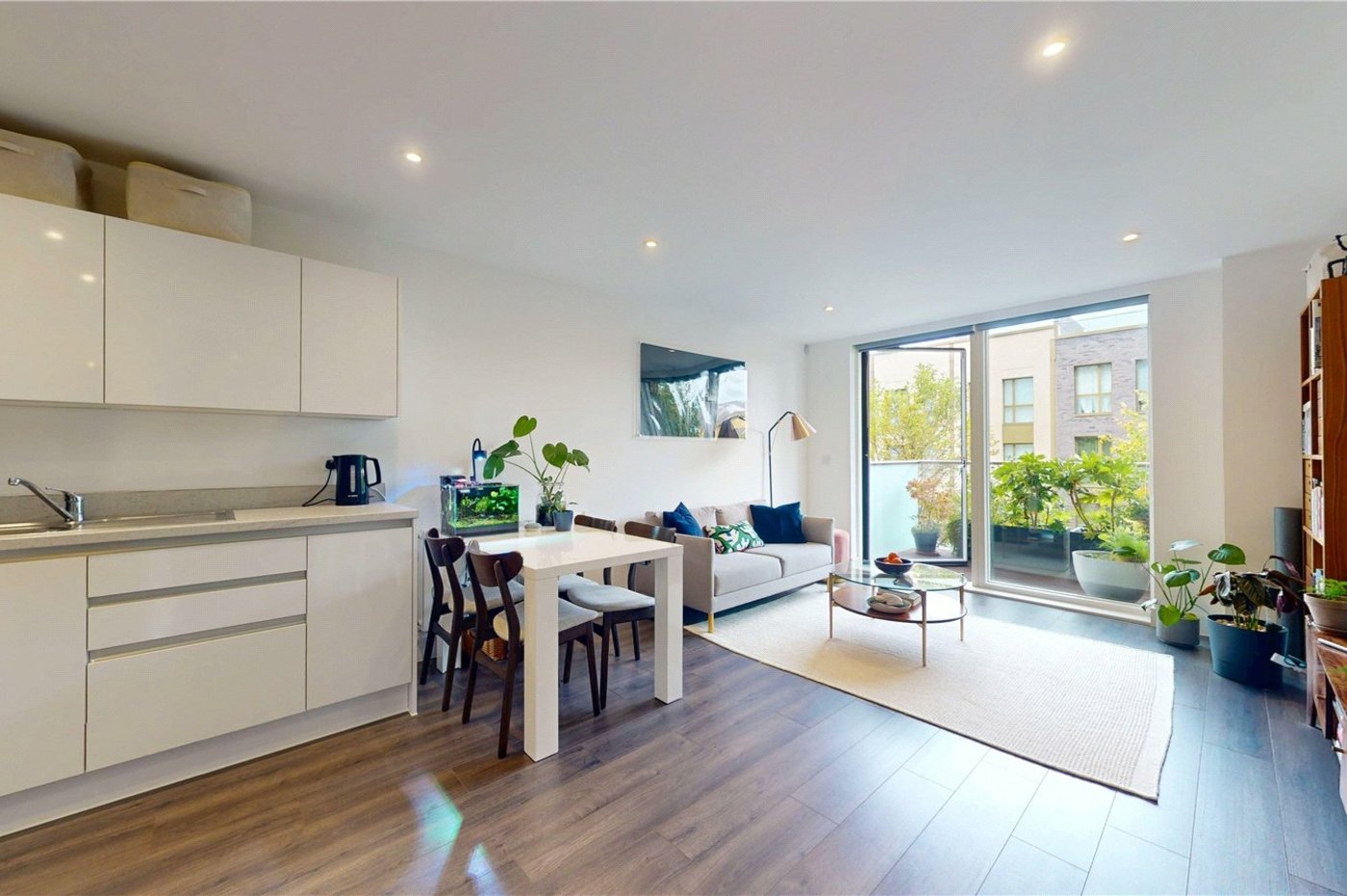 2 bedroom property for sale in London | Robinson Jackson