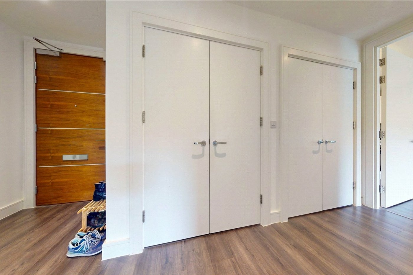 2 bedroom property for sale in London | Robinson Jackson