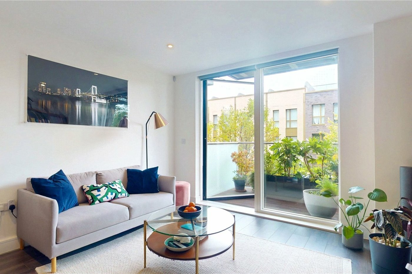 2 bedroom property for sale in London | Robinson Jackson