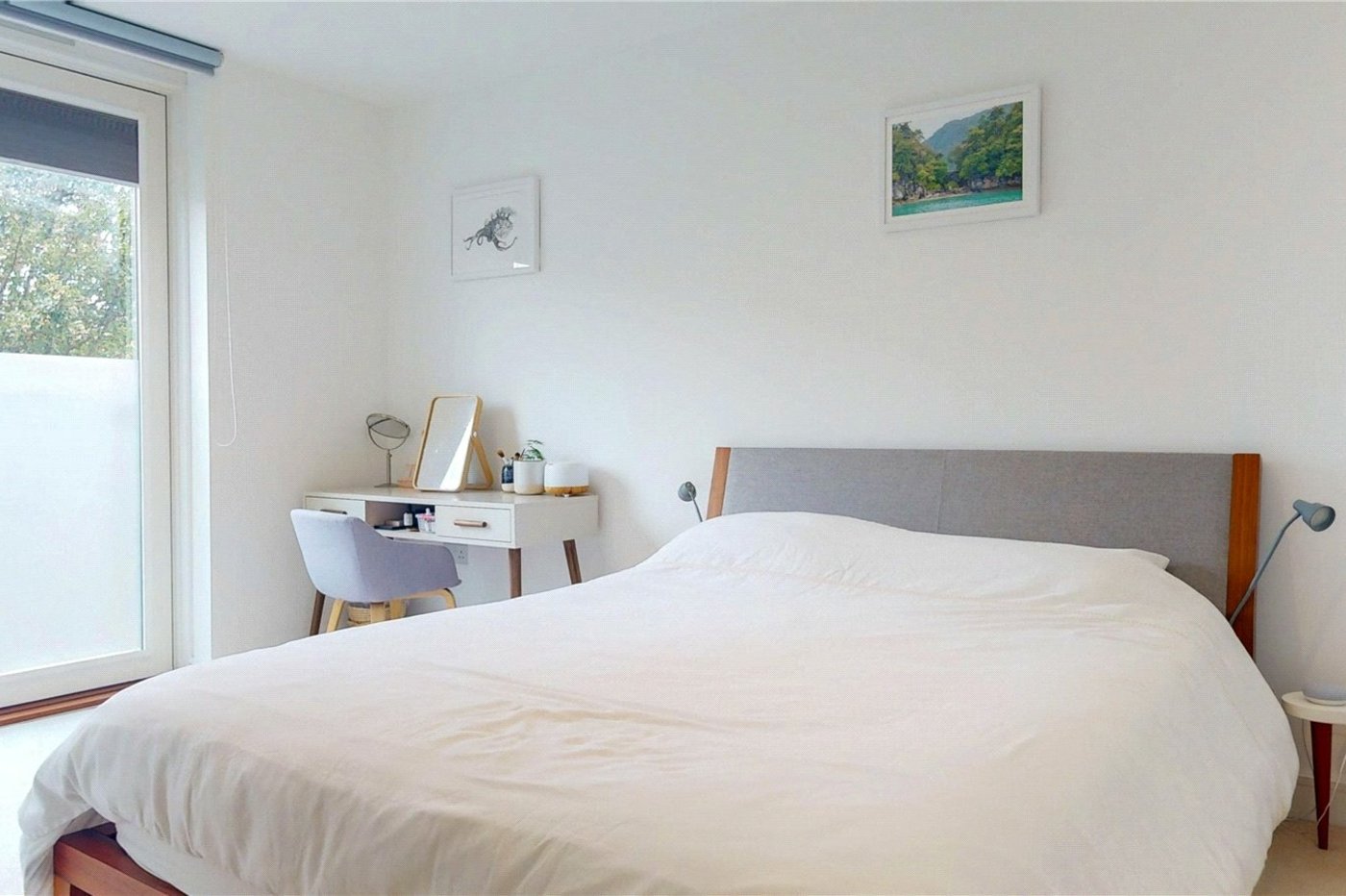 2 bedroom property for sale in London | Robinson Jackson