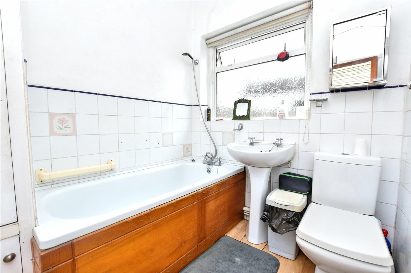 2 bedroom bungalow for sale in Bexleyheath | Robinson Jackson