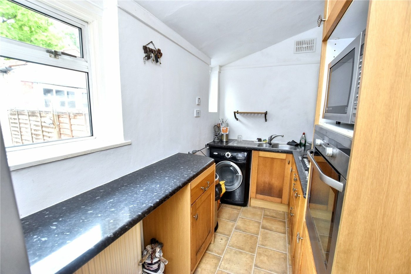 2 bedroom bungalow for sale in Bexleyheath | Robinson Jackson